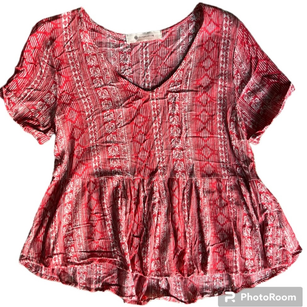 Impeccable Pig Coral/White Peplum style Top. Medium.